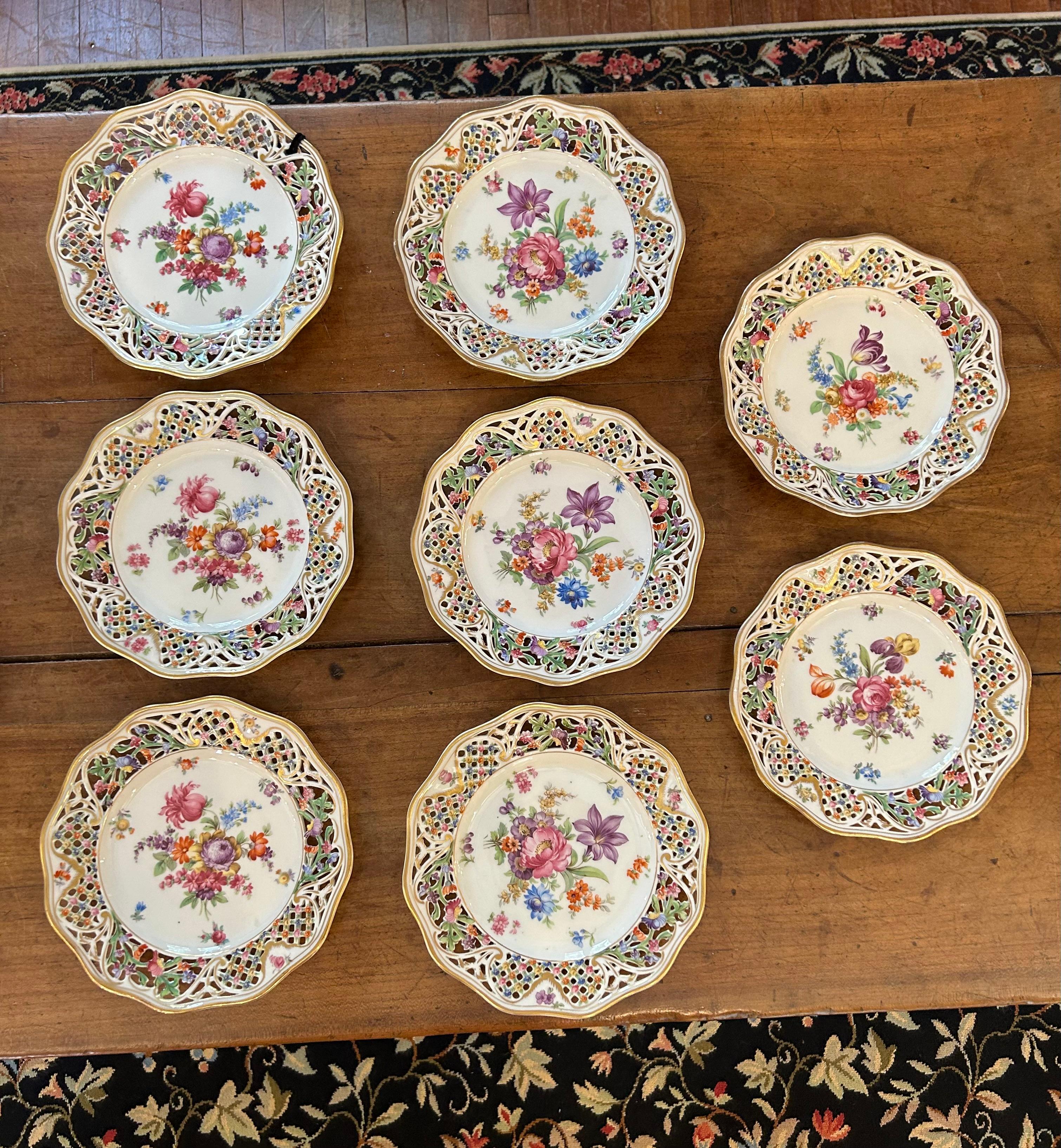 1932-1944 Set of 8 Dessert Plates by Schumann, Dresden & Bavaria periods For Sale 5