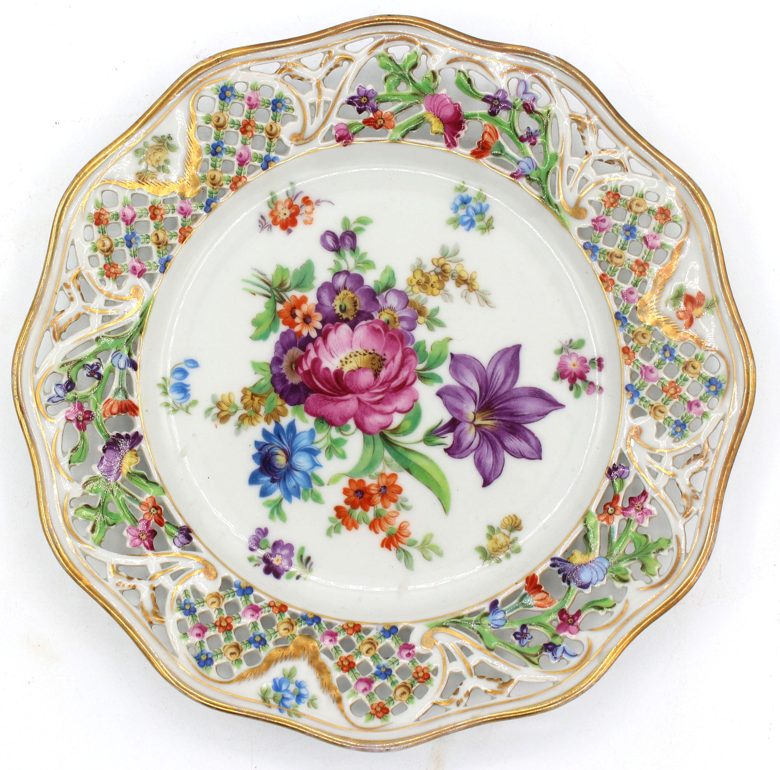 20th Century 1932-1944 Set of 8 Dessert Plates by Schumann, Dresden & Bavaria periods For Sale