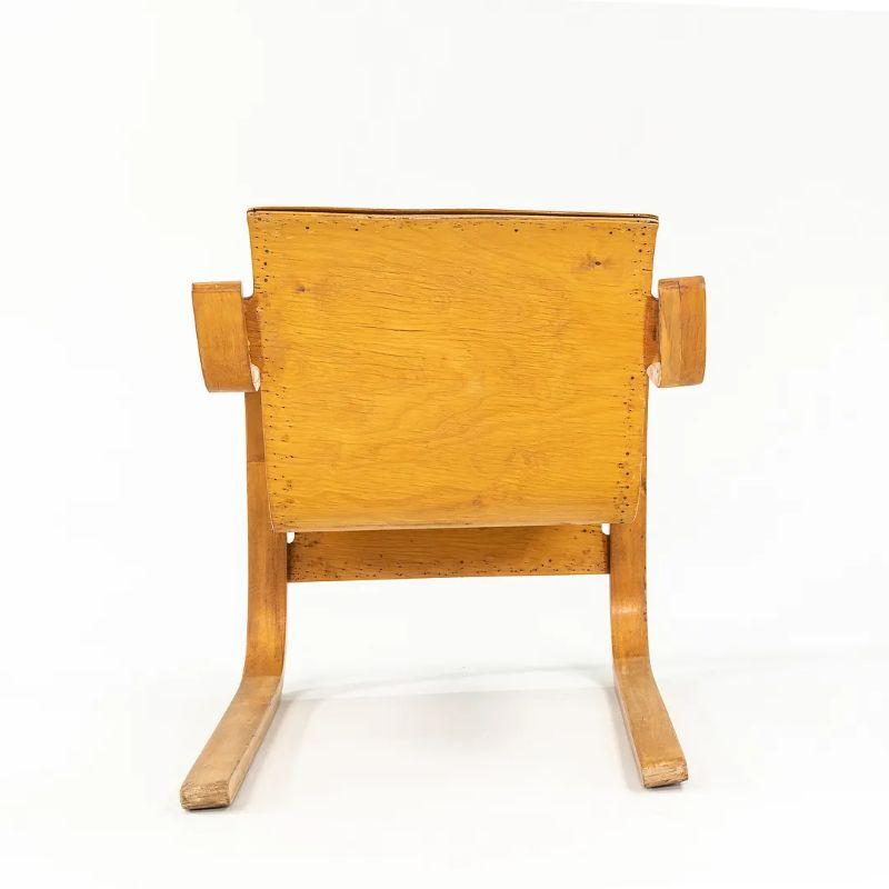 1932 Artek nº 42 Silla de salón Paimio pequeña en abedul de Alvar y Aino Aalto mediados del siglo XX en venta