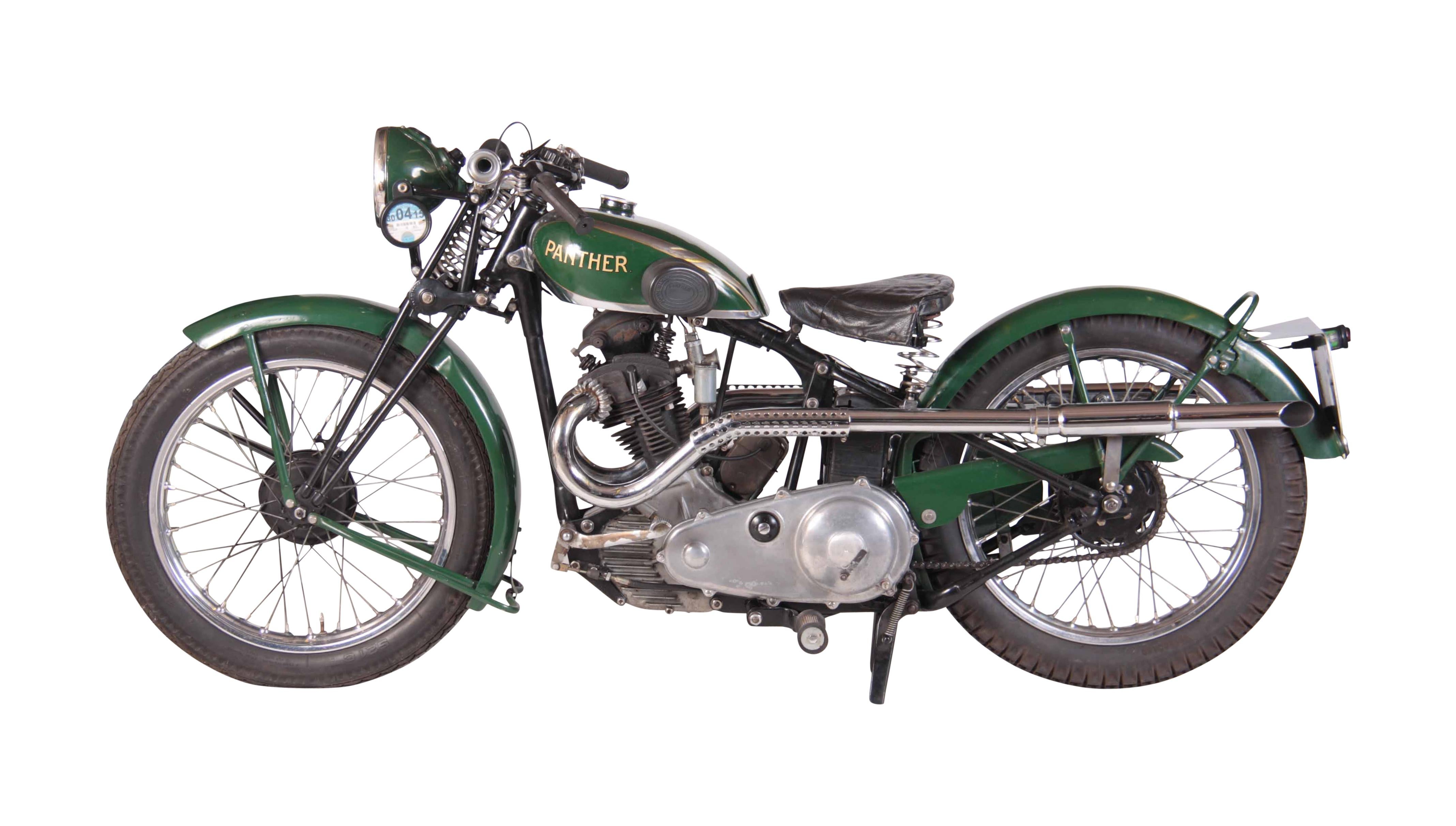 1932 Phelon und Moore Panther Motorrad. 
Ein seltenes Panther-Motorrad mit starrem Rahmen von 1932 mit 250 cm³. Der letzte Besitzer erwarb das Motorrad 1983. Es ist eine einfache und robuste Maschine:: die bei ihren Besitzern große Begeisterung
