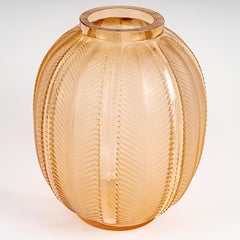 1932 René Lalique - Art Deco Vase Biskra Light Pink Peach Glass