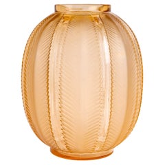 1932 René Lalique - Art Deco Vase Biskra Light Pink Peach Glass