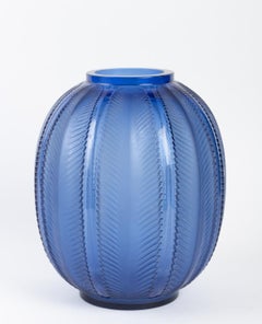 1932 René Lalique Biskra Vase in Navy Blue Glass