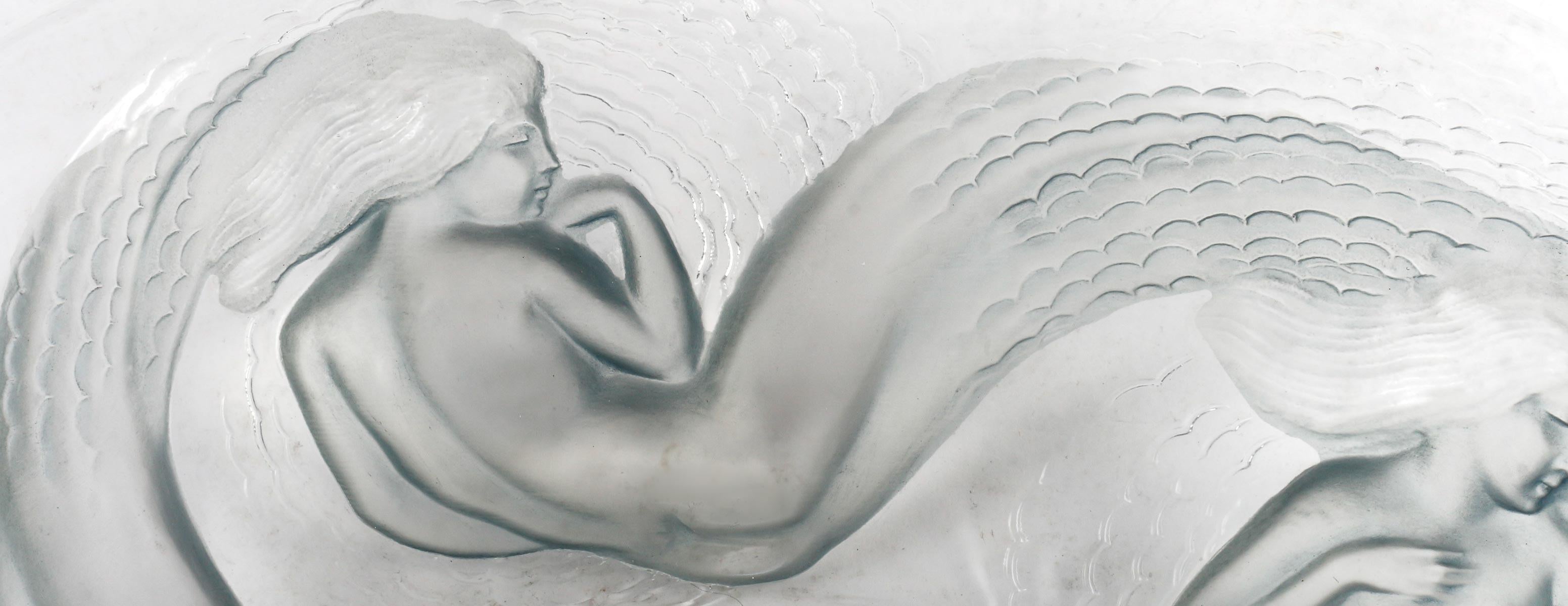 1932 René Lalique Bowl Calypso Glass with Blue Grey Patina, Mermaids In Good Condition For Sale In Boulogne Billancourt, FR