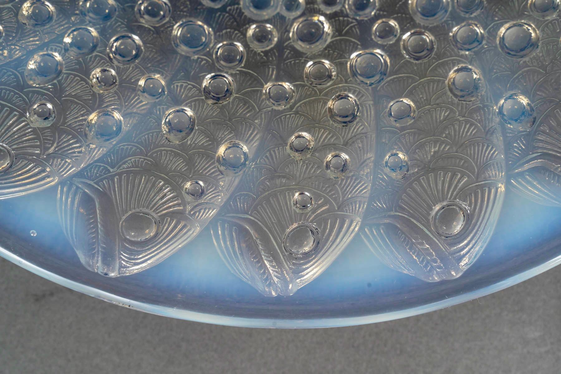 Européen 1932 René Lalique - Art Deco Bol Plat Roscoff Verre Opalescent - Poissons en vente
