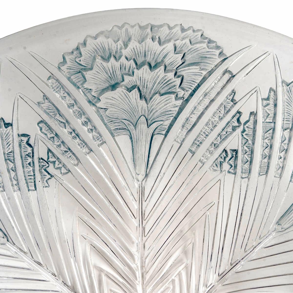 Art Deco 1932 René Lalique, Bowl Plate Oeillets Clear Glass with Blue Patina Carnations