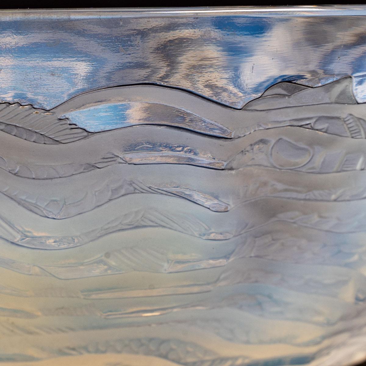 Art Deco 1932 René Lalique Dauphins Coupe Bowl Opalescent Glass Dolphins Feathers