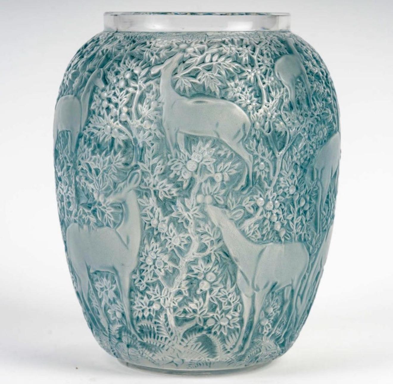 1932 René Lalique Original Vase Biches Deers Glas mit blauer Patina (Französisch)