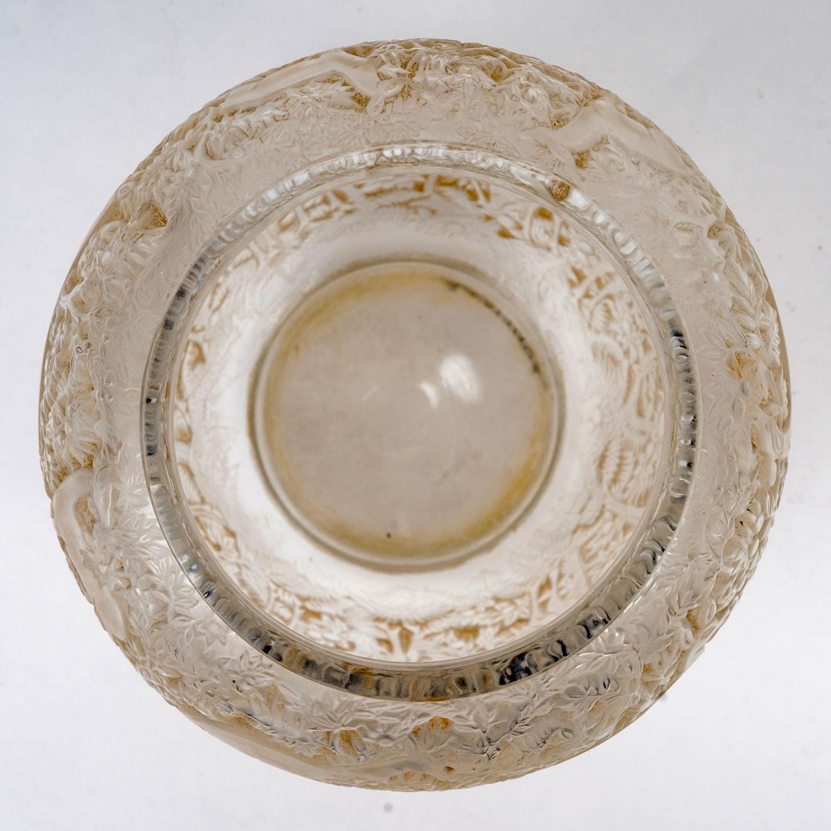 1932 René Lalique Vaso originale in vetro Biches Deers con patina seppia In condizioni buone a Boulogne Billancourt, FR