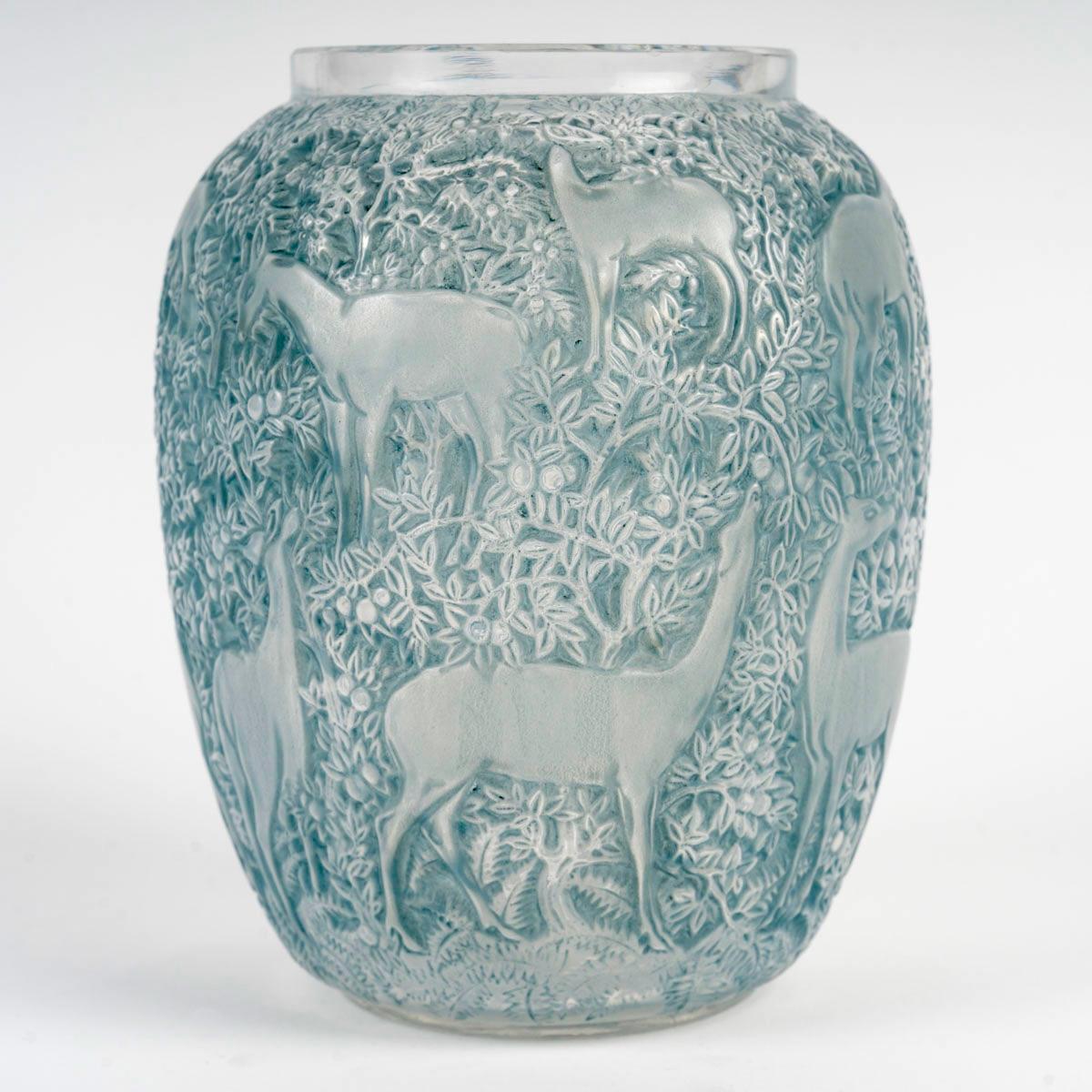 French 1932 René Lalique, Original Vase Biches Frosted Glass with Blue Patina