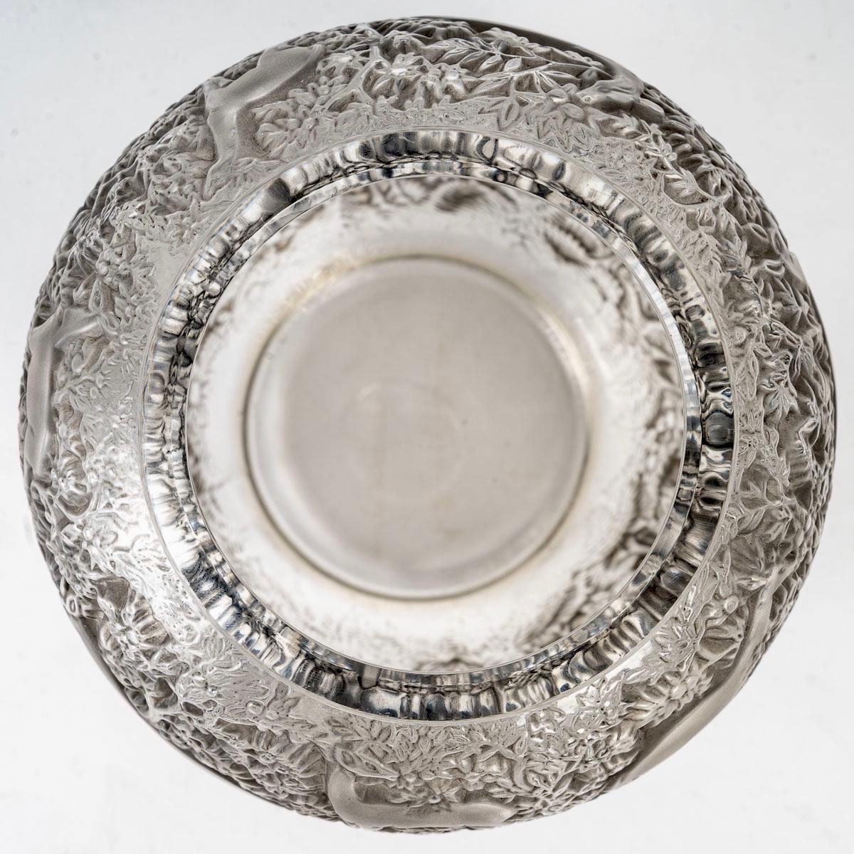 1932 René Lalique, Original Vase Biches aus mattiertem Glas mit grauer Patina (Französisch) im Angebot