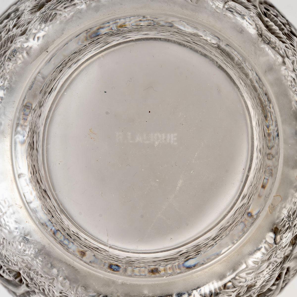 Art déco 1932 René Lalique, Vase Biches original en verre dépoli à patine grise en vente