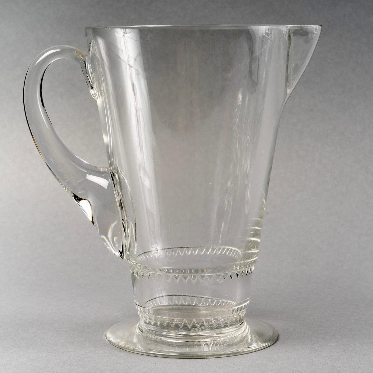 1932 René Lalique Set of Glasses Decanter Pitcher Vouvray Clear Glass 42 Pieces In Good Condition In Boulogne Billancourt, FR