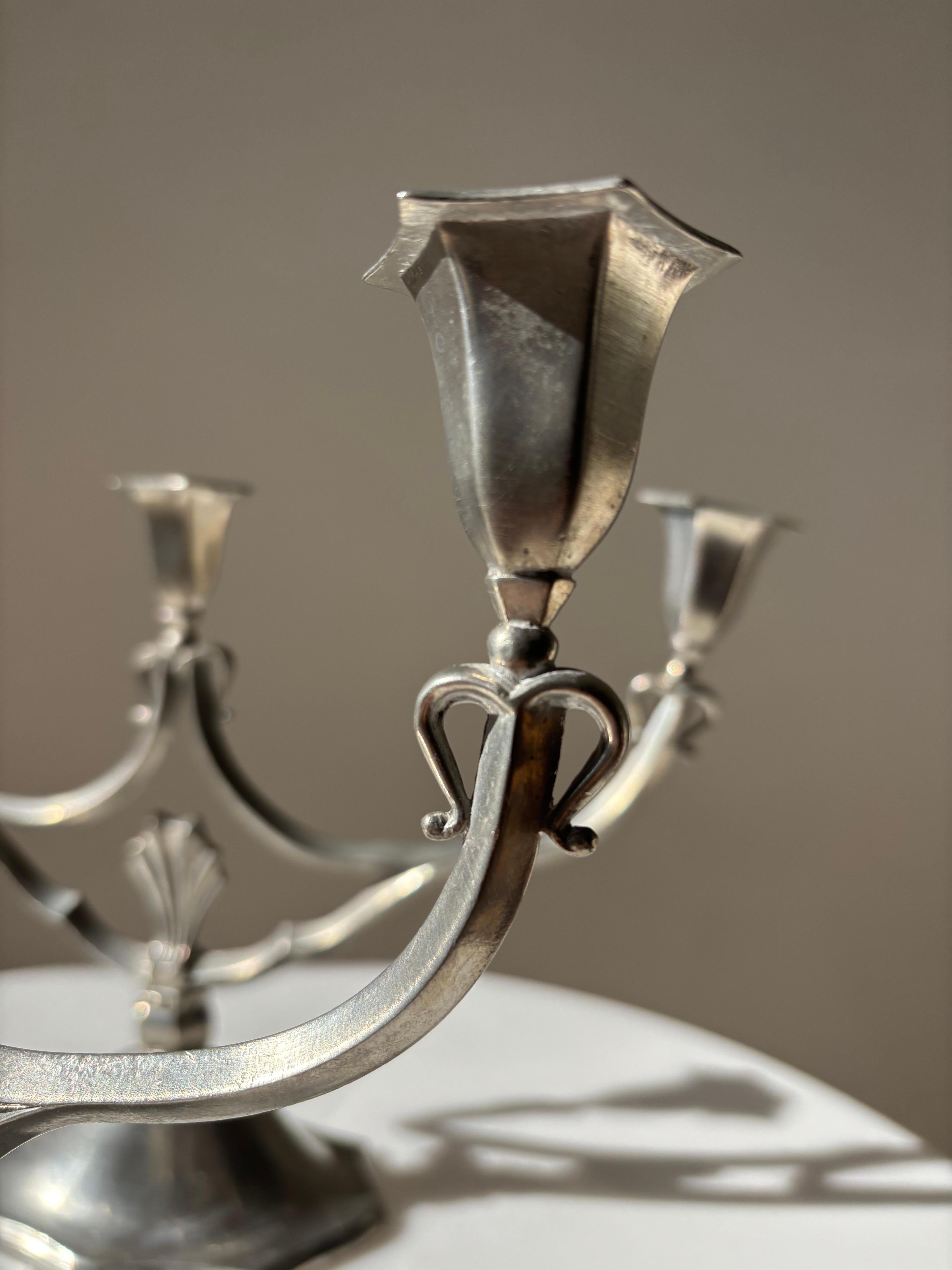 20ième siècle Paire de candélabres Grace suédois Svenskt Tenn de 1932 en vente