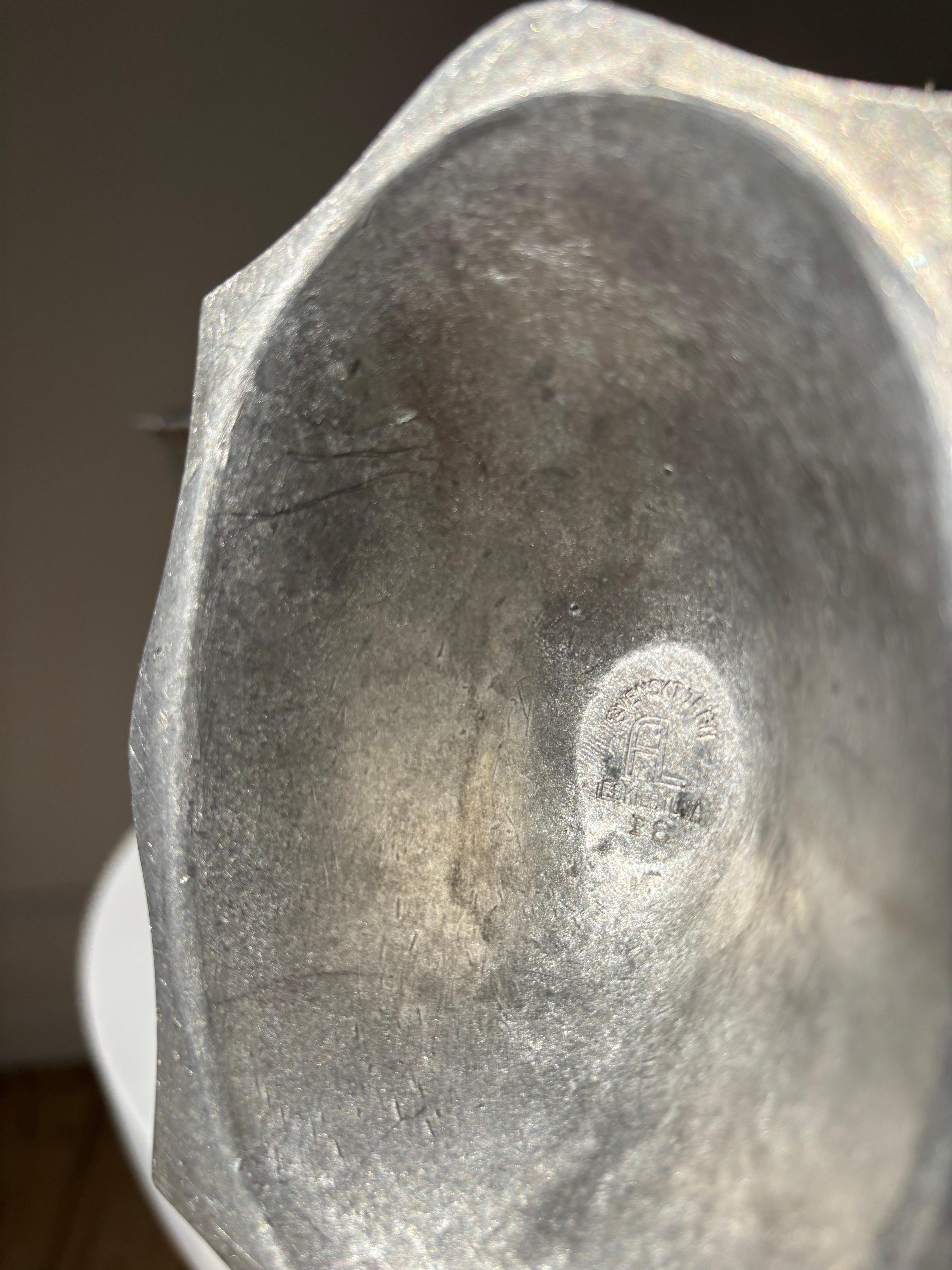 Étain Paire de candélabres Grace suédois Svenskt Tenn de 1932 en vente