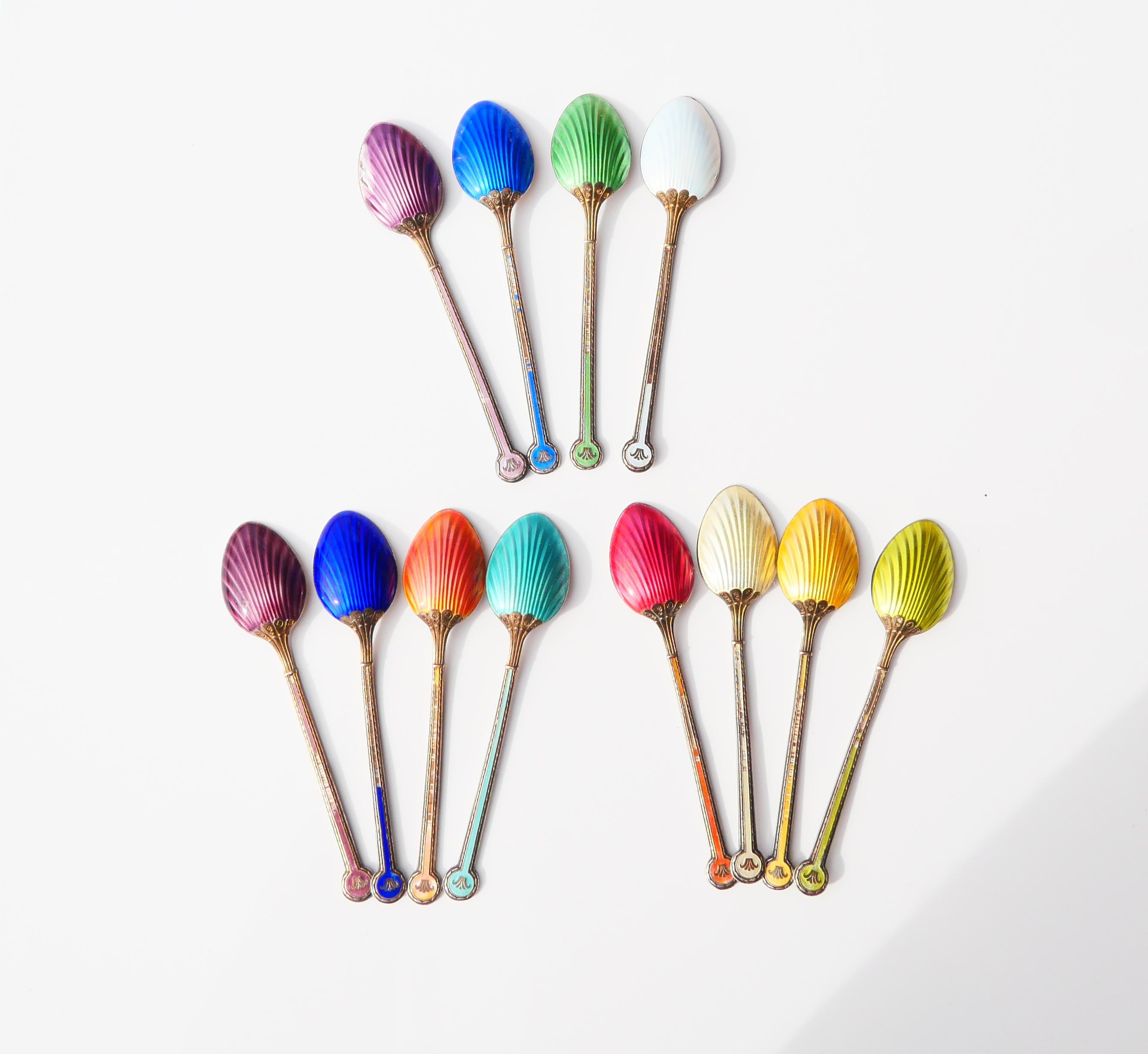 1933 Boxed Set Ice-cream Tea Coffee Spoons solid 925 Sterling Silver / 125 gr For Sale 2