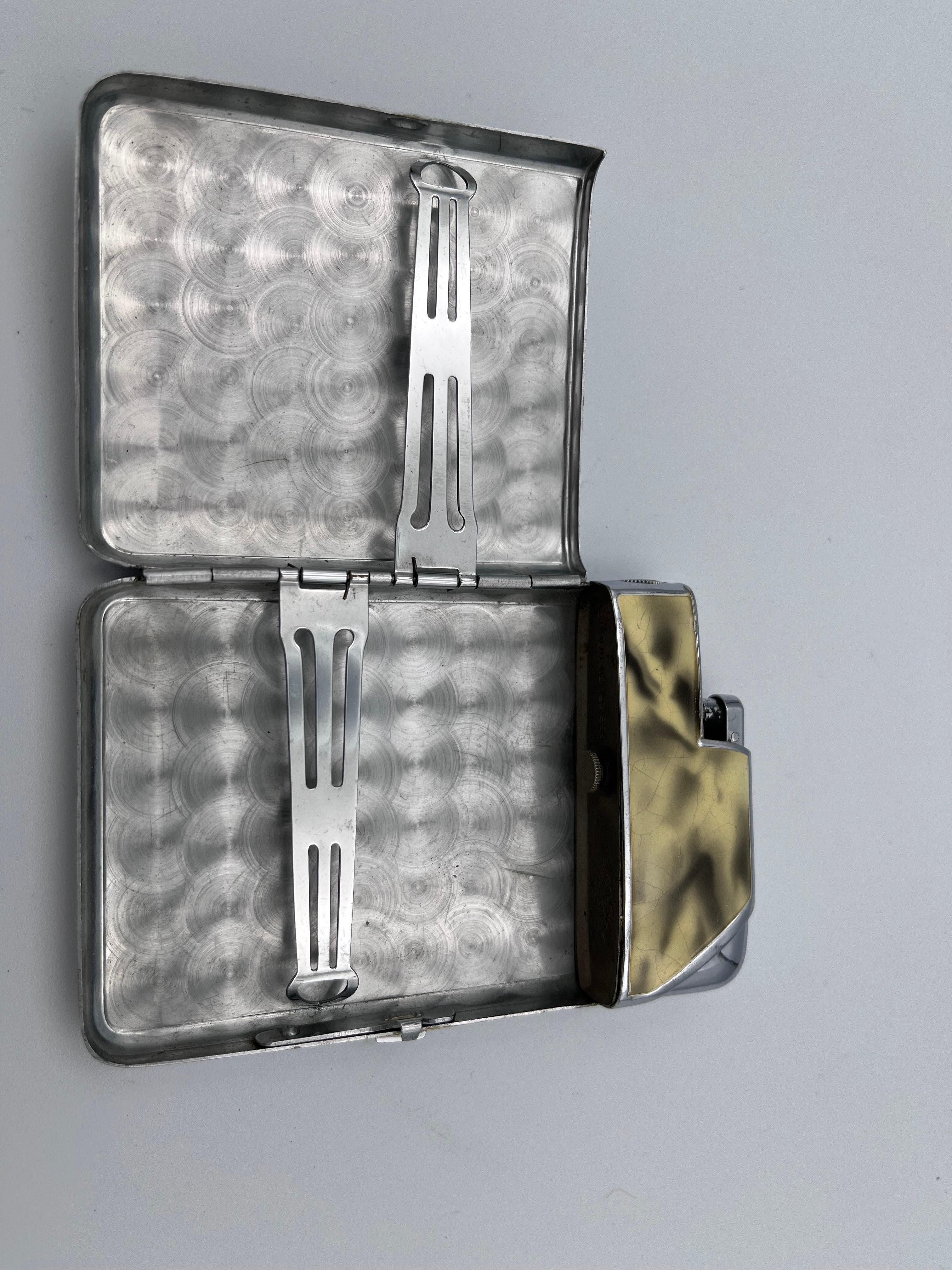 1933 Marathon Art Deco Enamel and Chrome Combo Jazz Age Cigarette Case & Lighter In Good Condition For Sale In Red Lion, PA