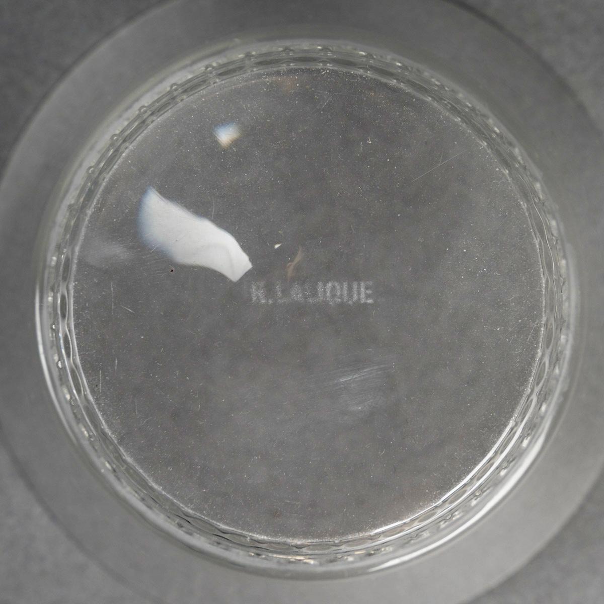 Milieu du XXe siècle 1933 René Lalique - Art Deco Dinner Service Bourgueil Glass 8 Plats 8 Bols en vente
