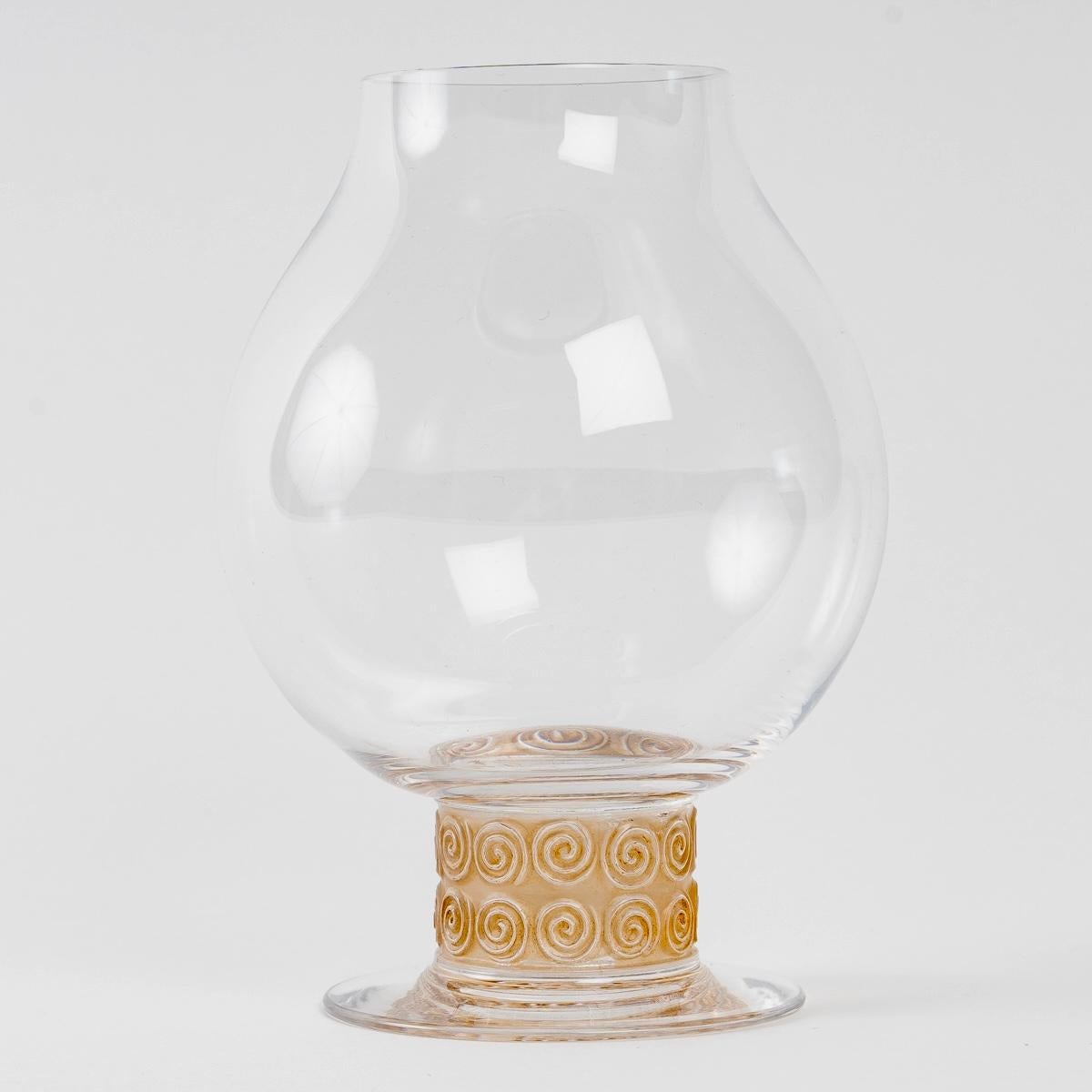 Mid-20th Century 1933 Rene Lalique Chinon Set 4 Liquor Wine Degustation Glasses and 1 Tray