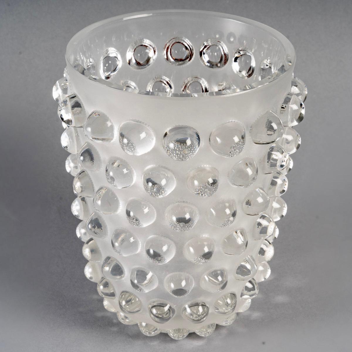 French 1933 René Lalique, Original Mossi Vase Frosted Glass