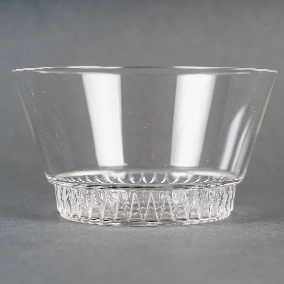 Européen 1933 René Lalique - Service de Table Bourgueil Verre Clair - 8 Bols + 8 Assiettes