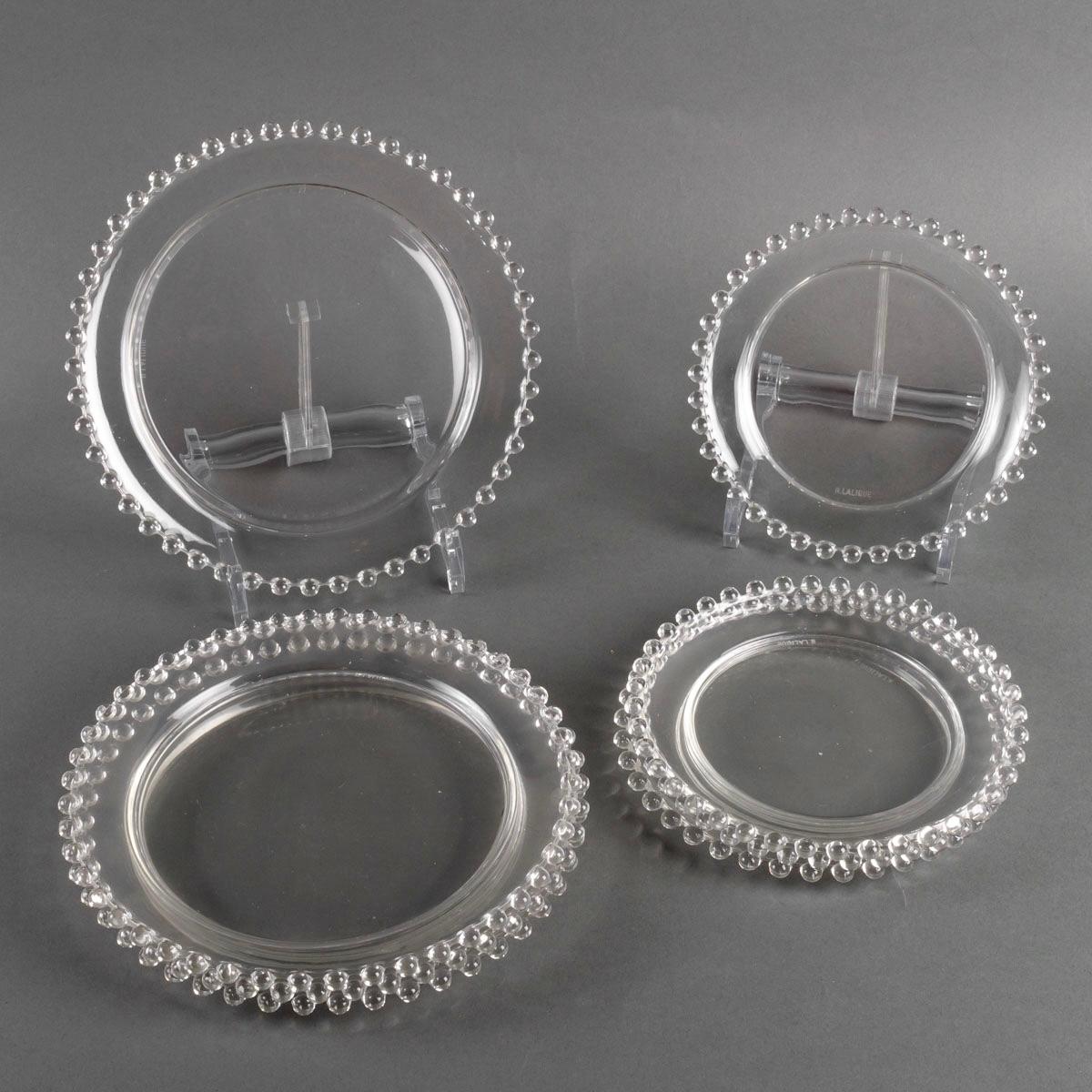 Set of tablewares plates 