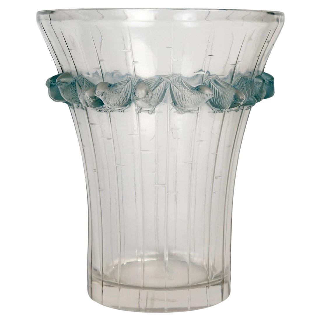 1933 René Lalique Vaso Boulouris Uccelli Passeri in vetro con patina blu in vendita