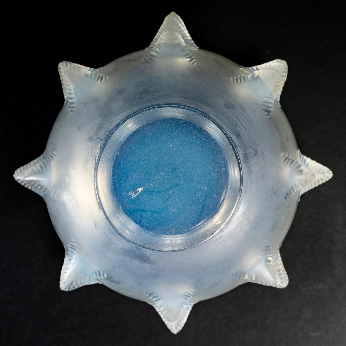 Molded 1933 René Lalique, Vase Corinthe Opalescent Glass