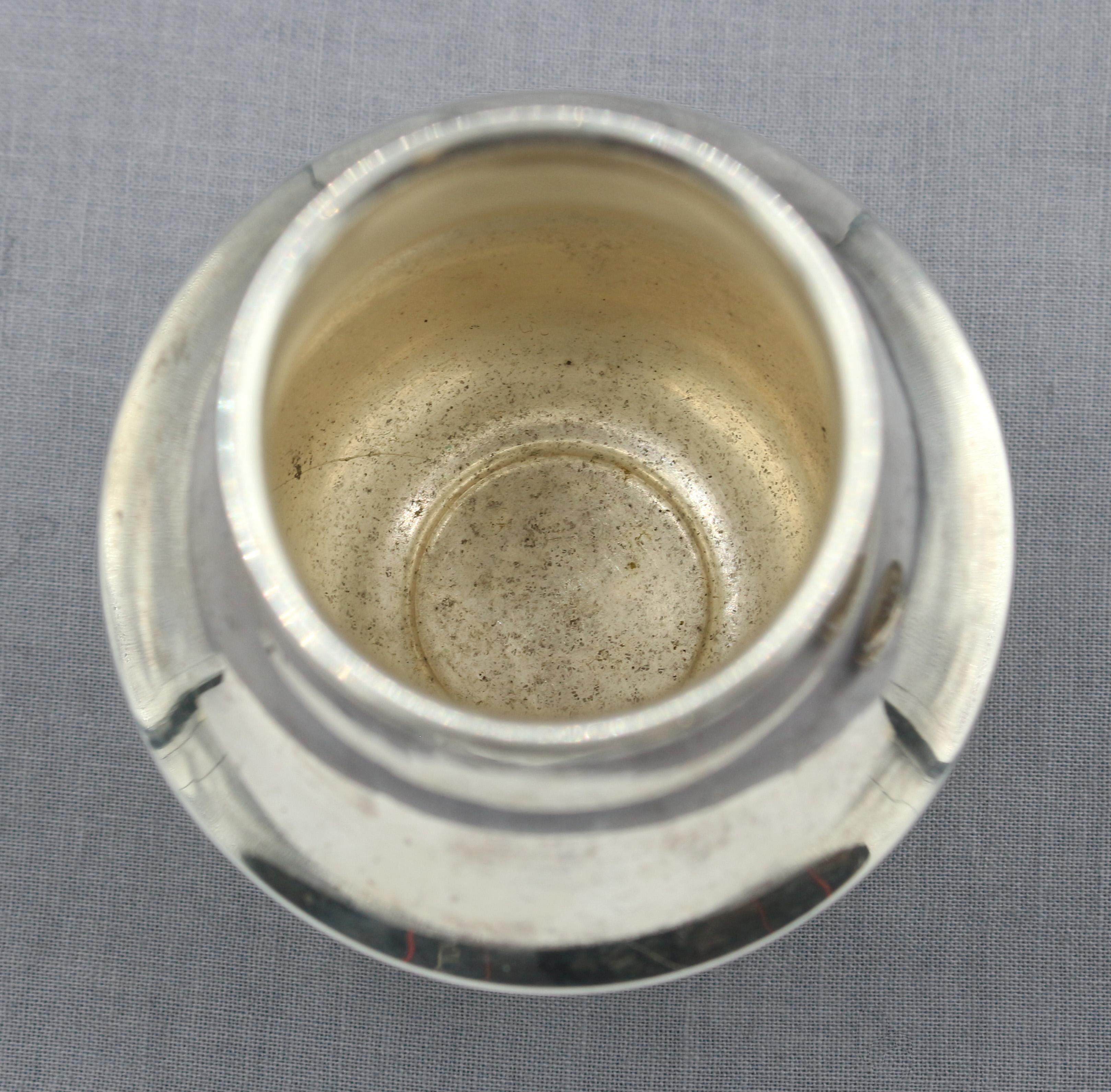 English 1933 Sterling Silver Sugar Caster by Duncan & Scobbie For Sale