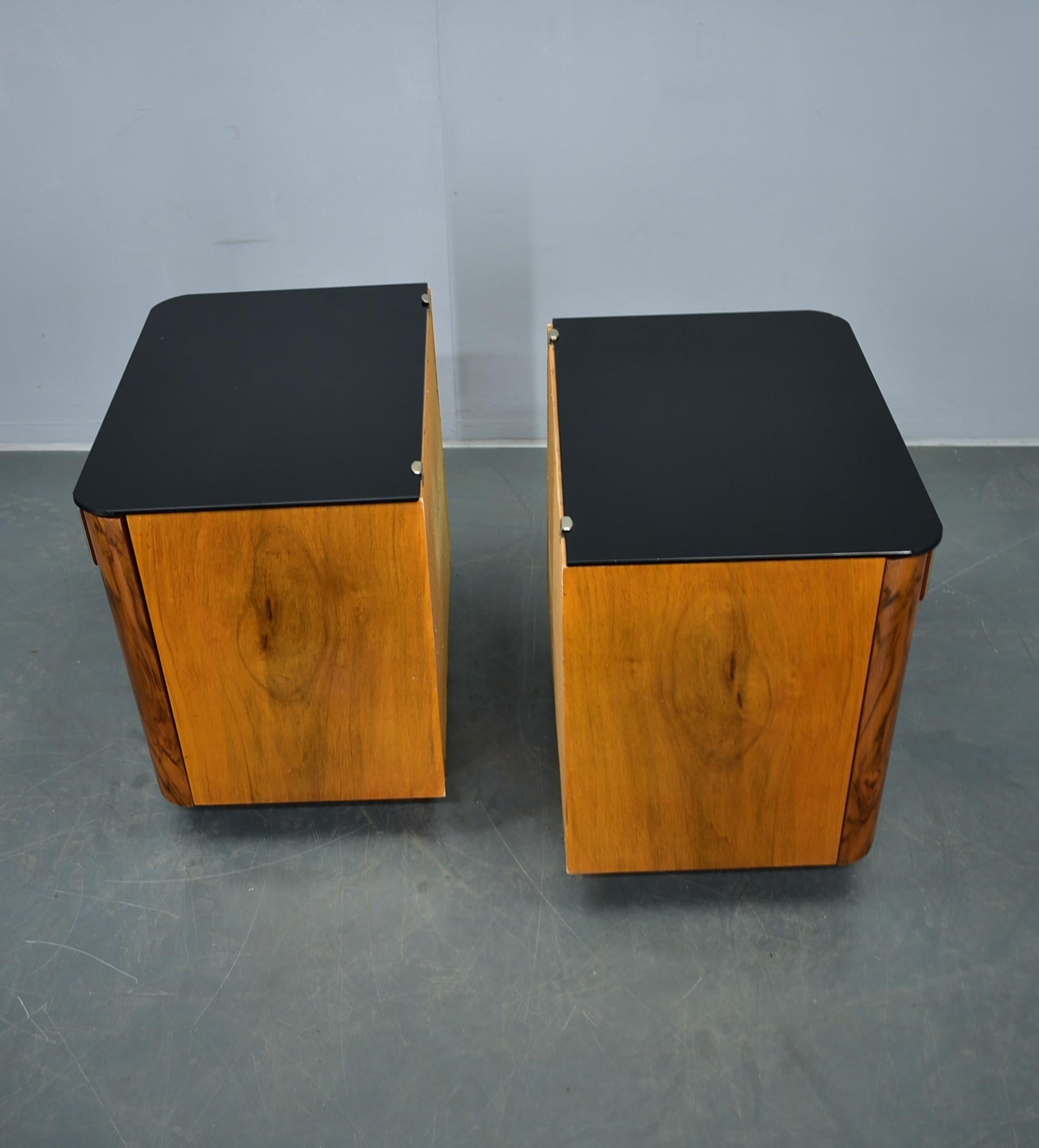 1933s Pair of Art Deco Bedside Tables, Czechoslovakia For Sale 6
