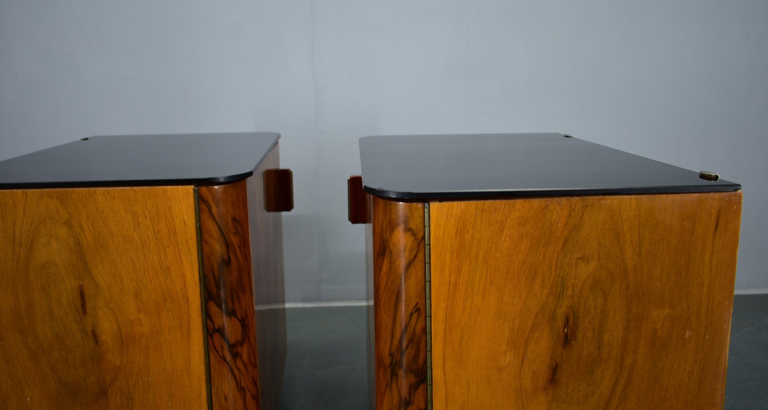 1933s Pair of Art Deco Bedside Tables, Czechoslovakia For Sale 10