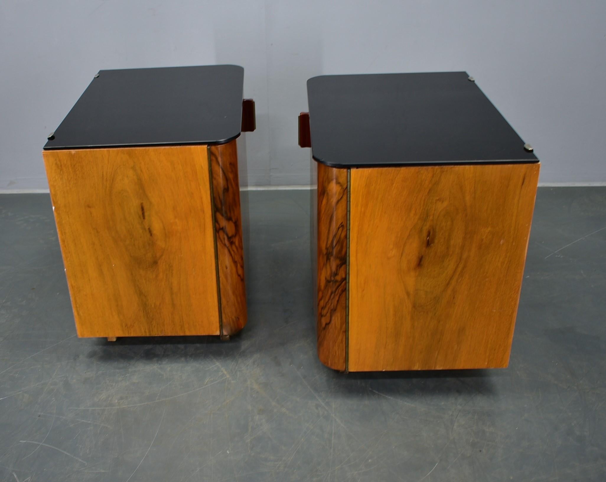 1933s Pair of Art Deco Bedside Tables, Czechoslovakia For Sale 11