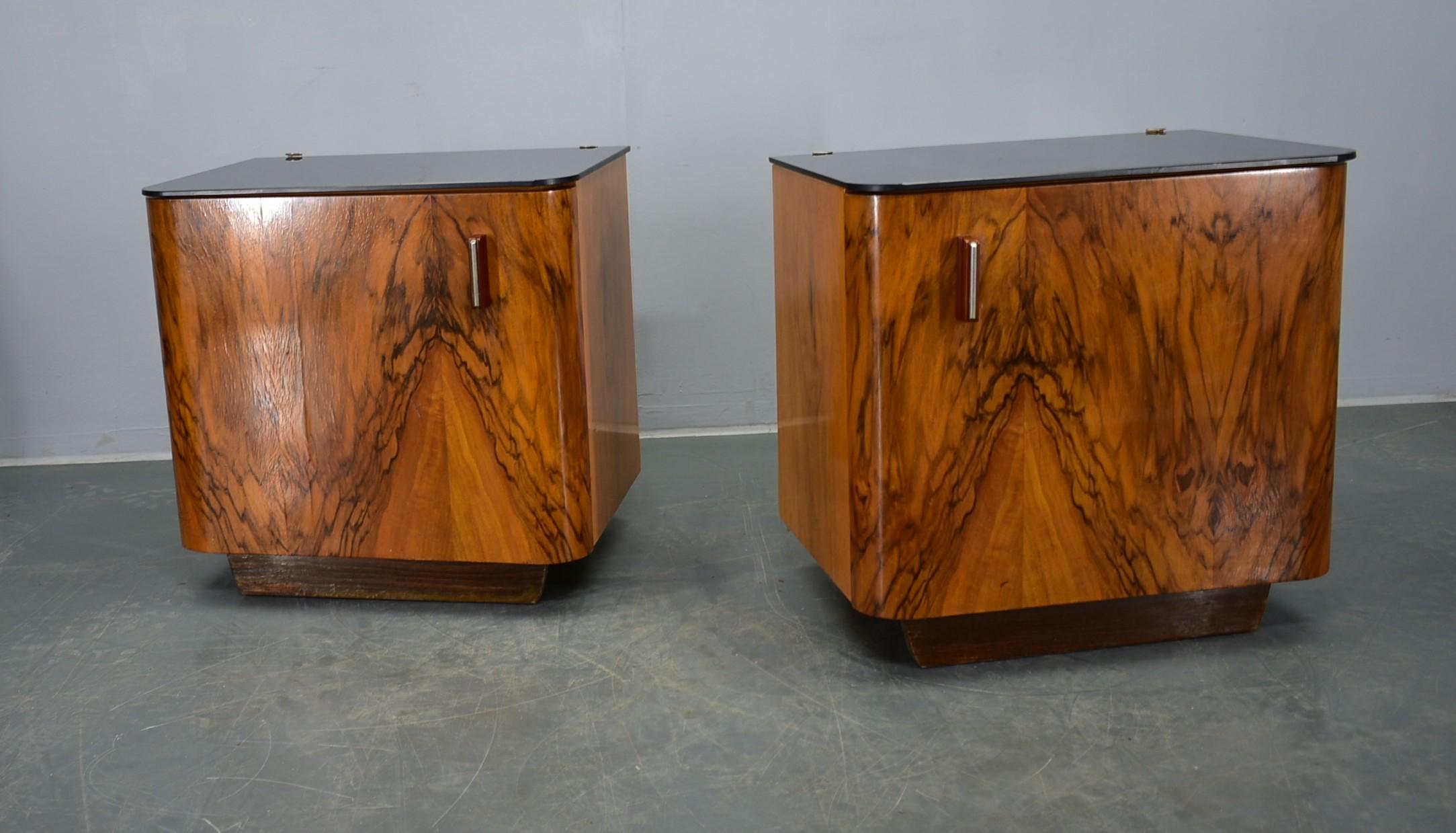 1933s Pair of Art Deco Bedside Tables, Czechoslovakia For Sale 13