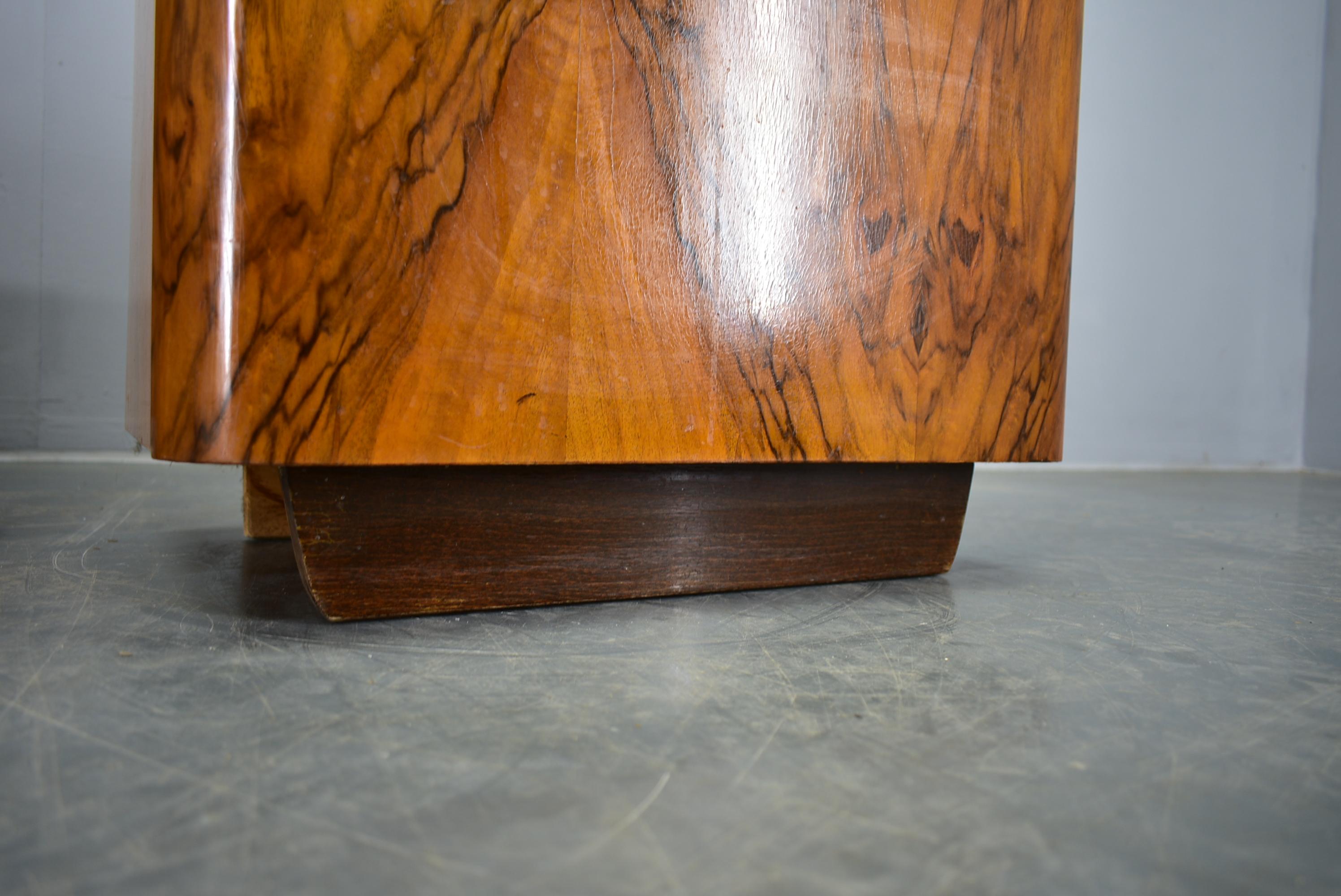 1933s Pair of Art Deco Bedside Tables, Czechoslovakia For Sale 15