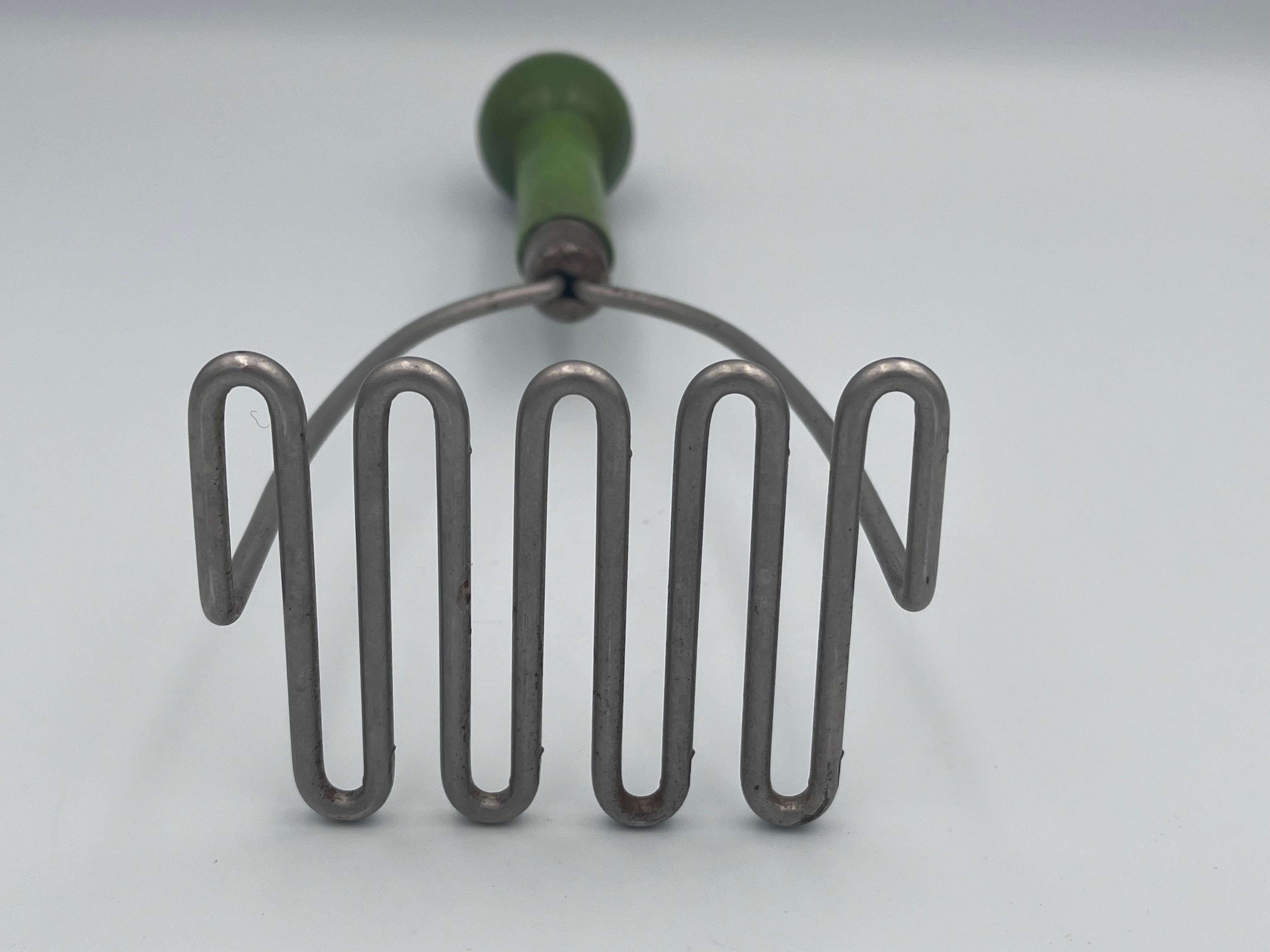 Schiacciapatate Art Deco Henry Dreyfuss Co del 1934 nella Collezione del Met in vendita 5