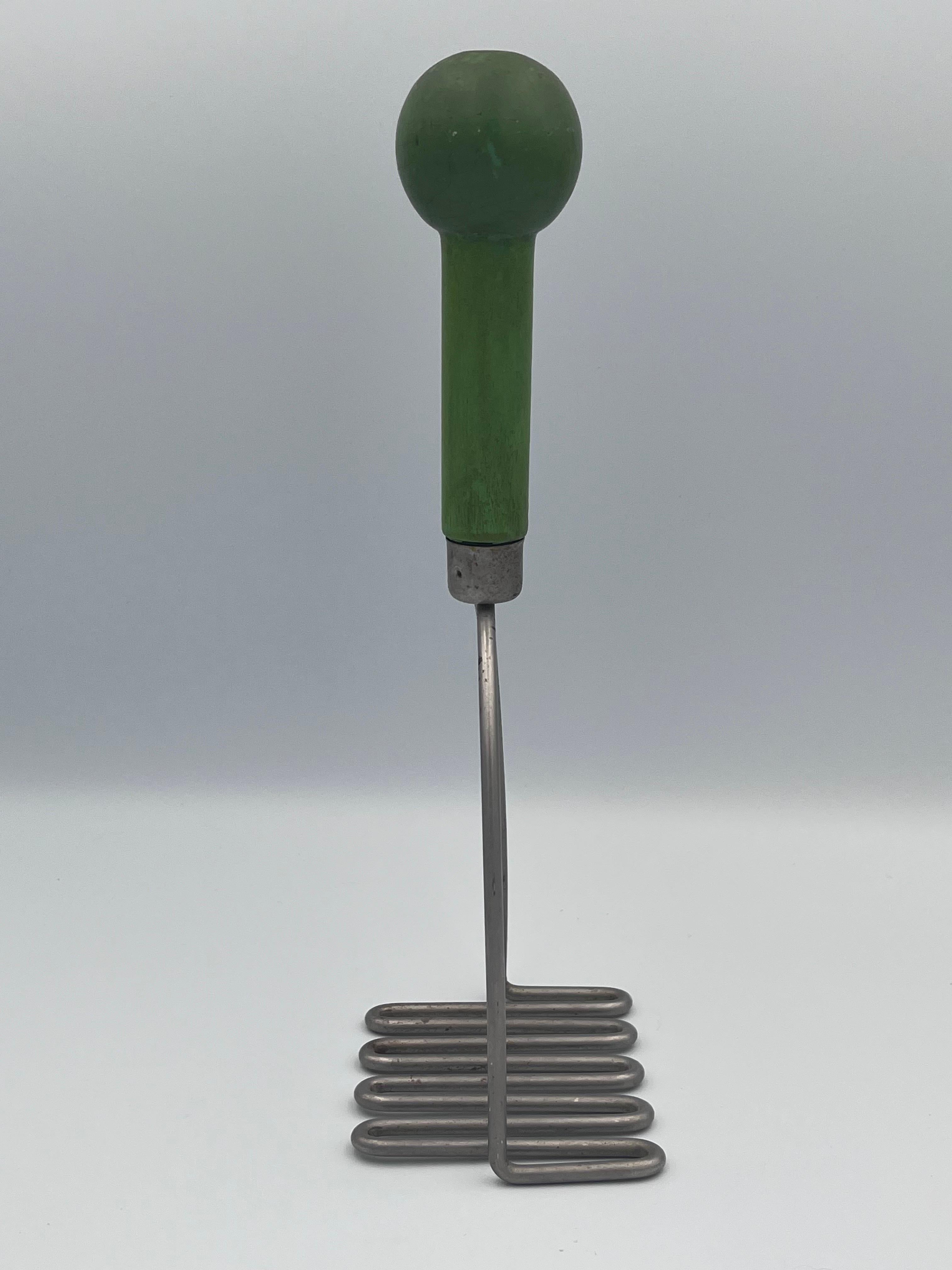 Schiacciapatate Art Deco Henry Dreyfuss Co del 1934 nella Collezione del Met in vendita 1