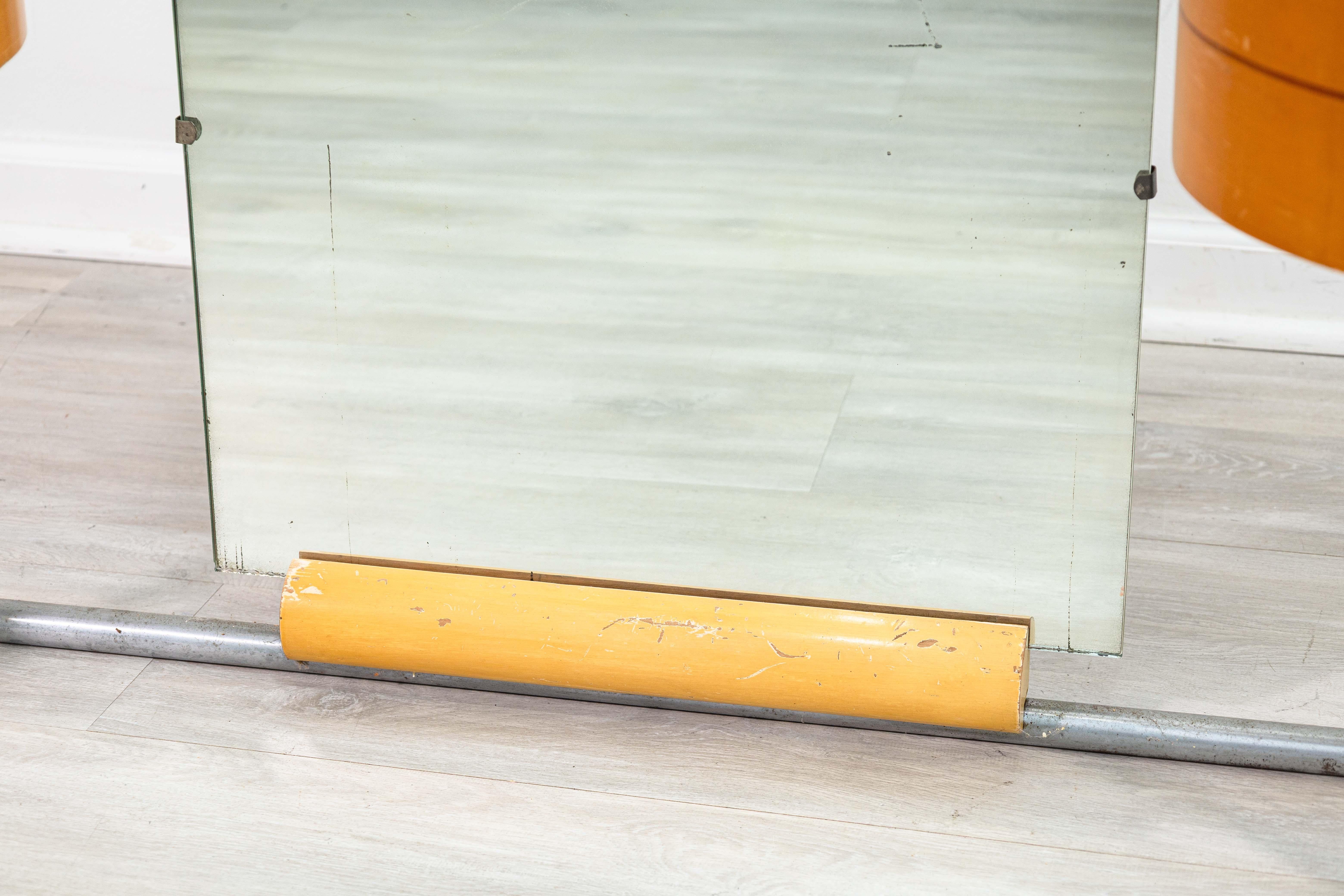 1934 Gilbert Rohde para Herman Miller Furniture Co. Tocador de tambor Mod con espejo en venta 7