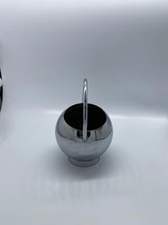 Piccola brocca per sciroppo modernista del 1934 di Russel Wright per Chase and Co.