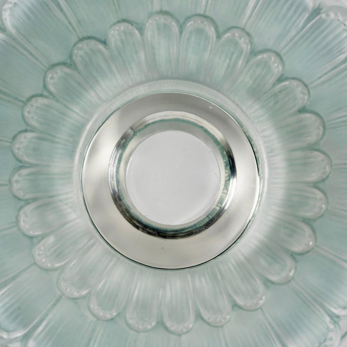 1934 Rene Lalique - 4 Candleholders Candlesticks Dahlias Glass with Blue Patina In Good Condition In Boulogne Billancourt, FR