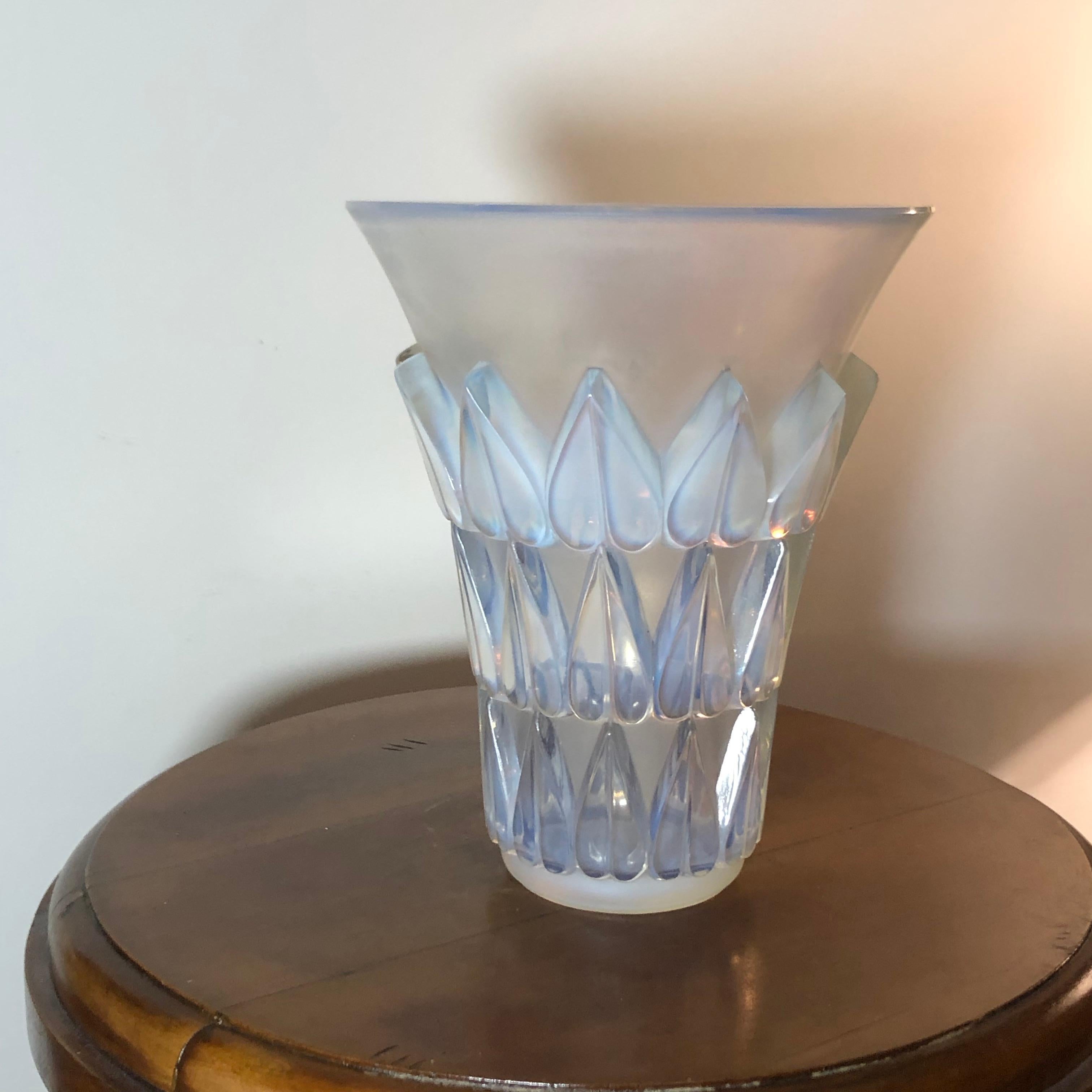 Molded 1934 René Lalique Art Deco Feuilles Vase in Opalescent Glass, Leaves
