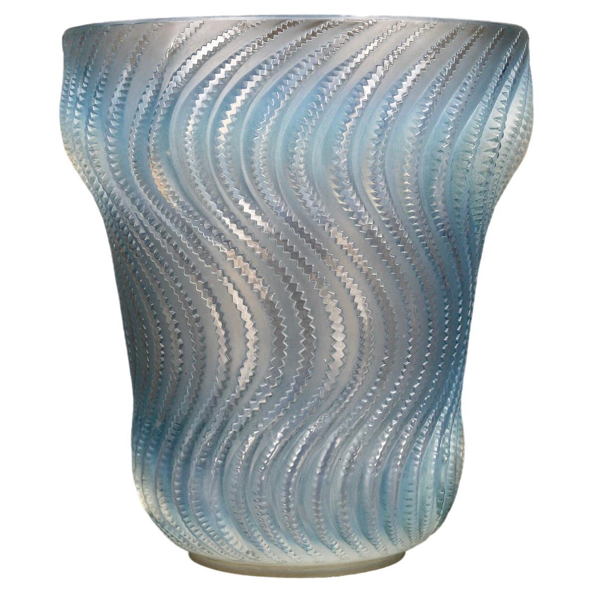 1934 René Lalique - Vase Actinia Opalescent Glass Blue Patina