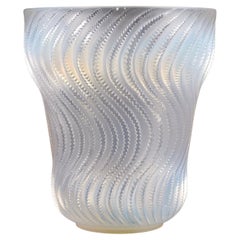 1934 René Lalique - Vase Actinia Opalescent Glass