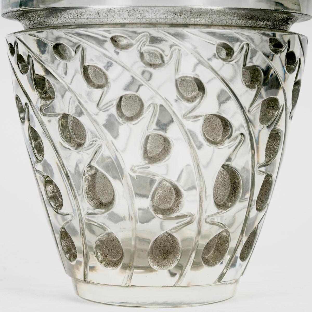 1934 René Lalique - Vase Art Deco Lemna Glas mit grauer Patina (Art déco)