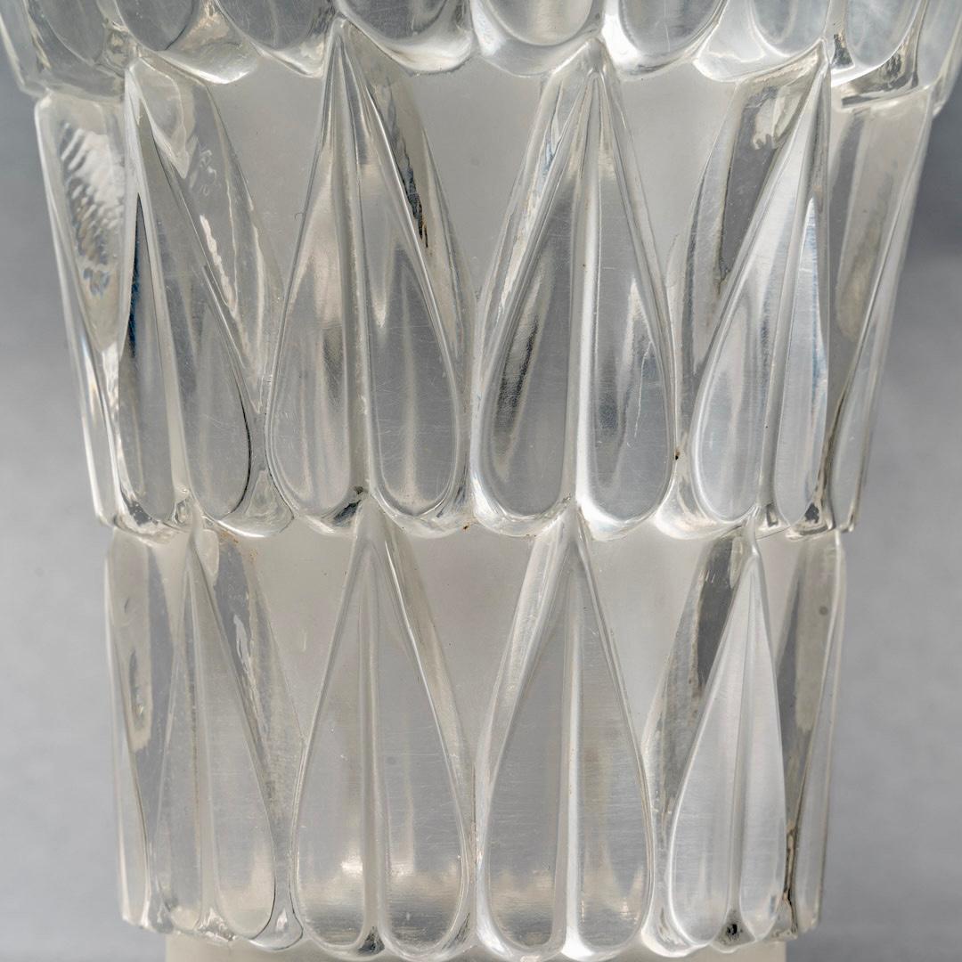 Art Deco 1934 René Lalique, Vase Feuilles Clear and Frosted Glass