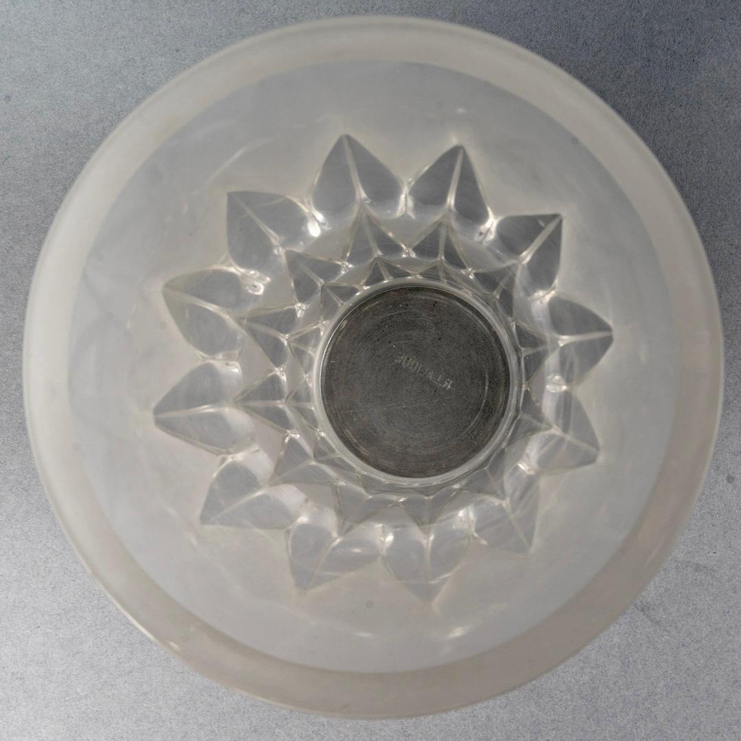 French 1934 René Lalique, Vase Feuilles Clear and Frosted Glass