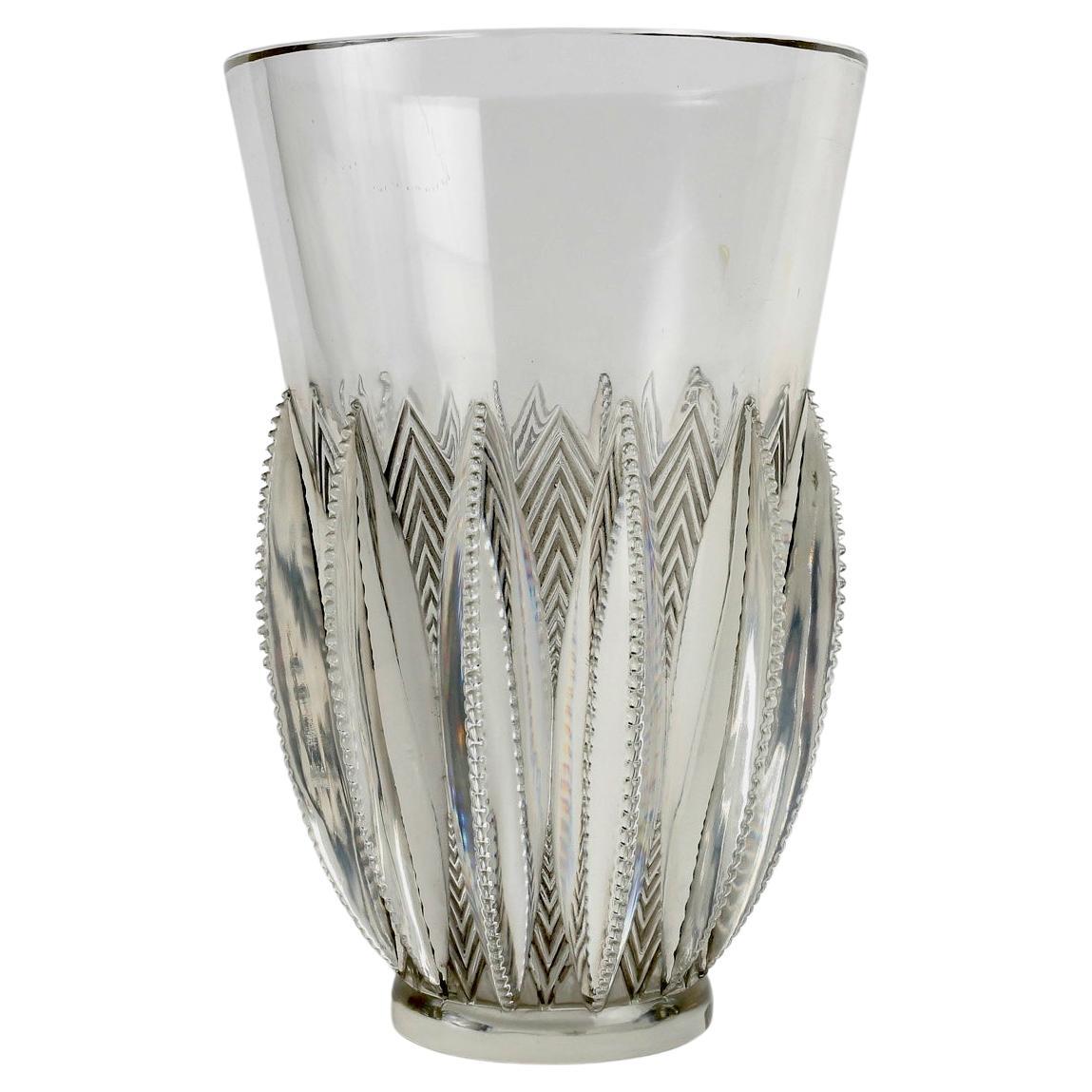 1934 René Lalique Vase Gerardmer Clear Glass with Grey Patina For Sale