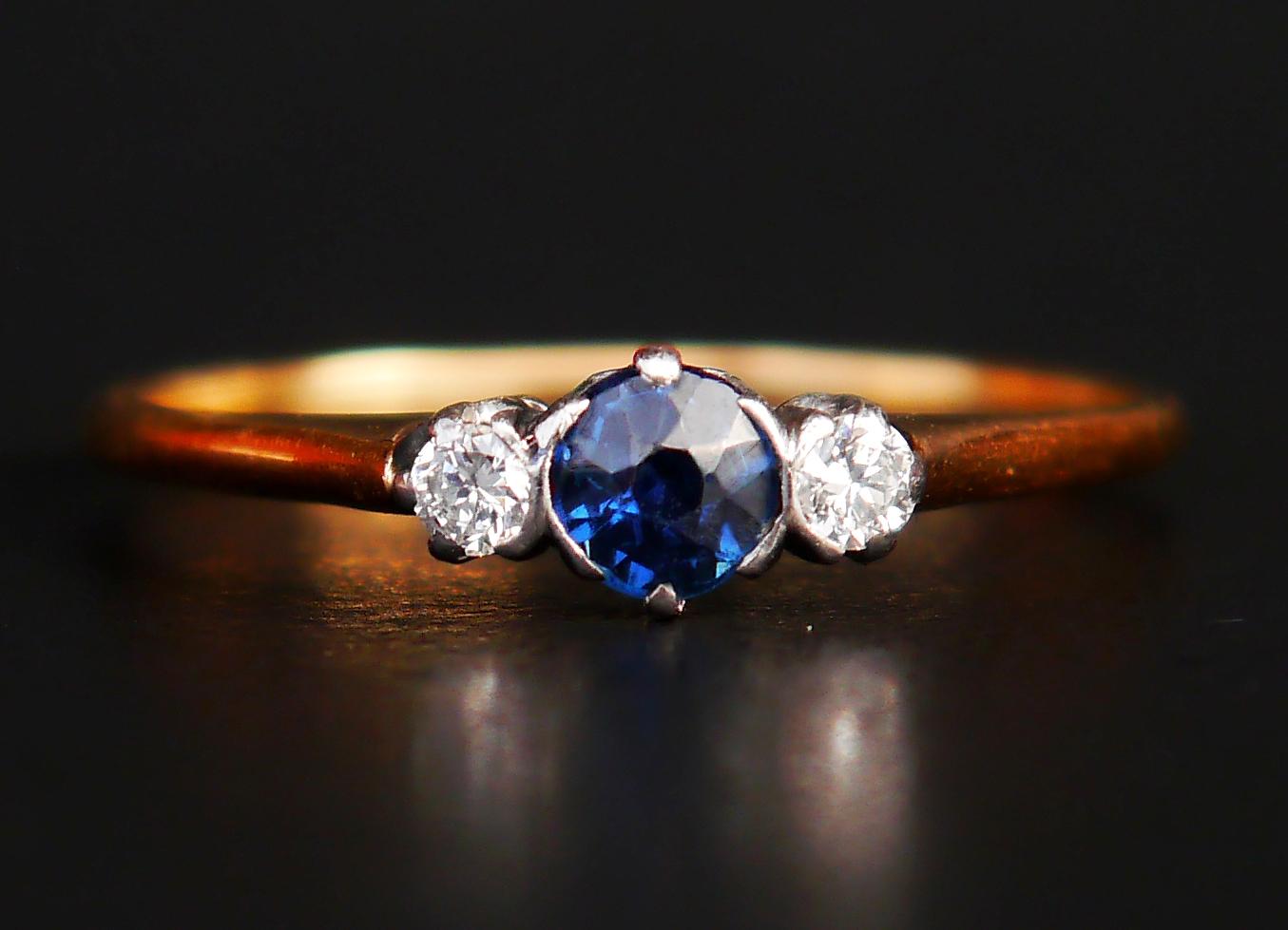 1934 Ring 3 stones 0.47 ct Sapphire Diamonds solid 18K Gold Ø US 8.75 / 1.6 gr For Sale 3