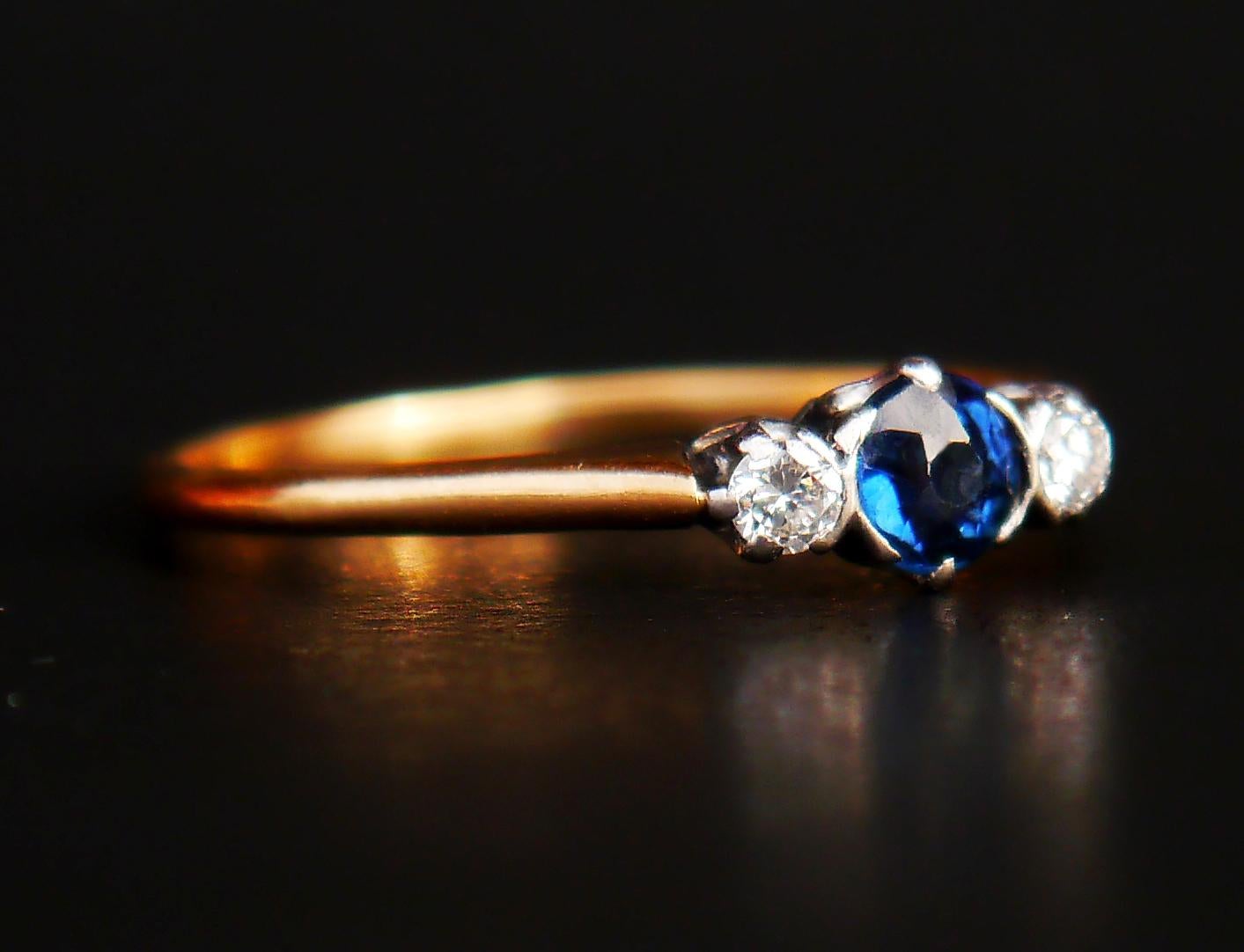 1934 Ring 3 stones 0.47 ct Sapphire Diamonds solid 18K Gold Ø US 8.75 / 1.6 gr For Sale 4