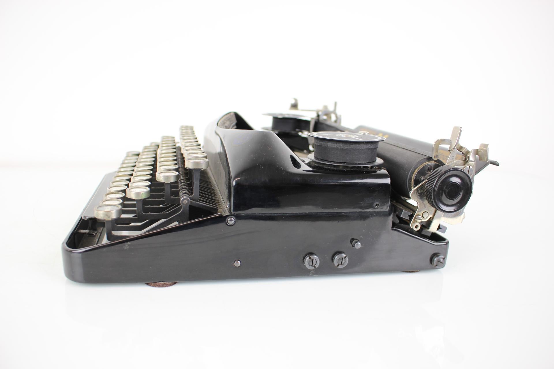 Metal Typewriter Mirsa Ideal by Seidl and Naumann - Dresden - Germany, 1934 For Sale