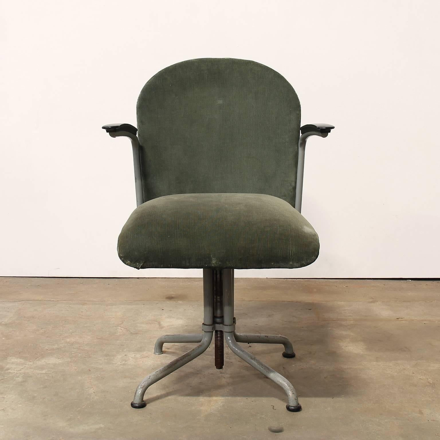 1935, W.H. Gispen by Gispen Culemborg, Office Chair 356, Rare Grey Base In Good Condition In Amsterdam IJMuiden, NL